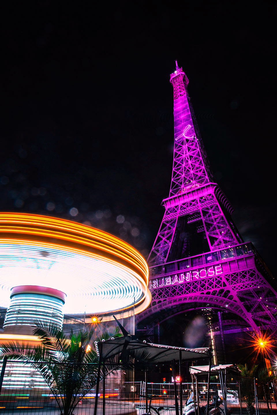Carrousel Tour Eiffel, Pink October 2020, slow shutter speed photography, Paris, France, Nos Dren
