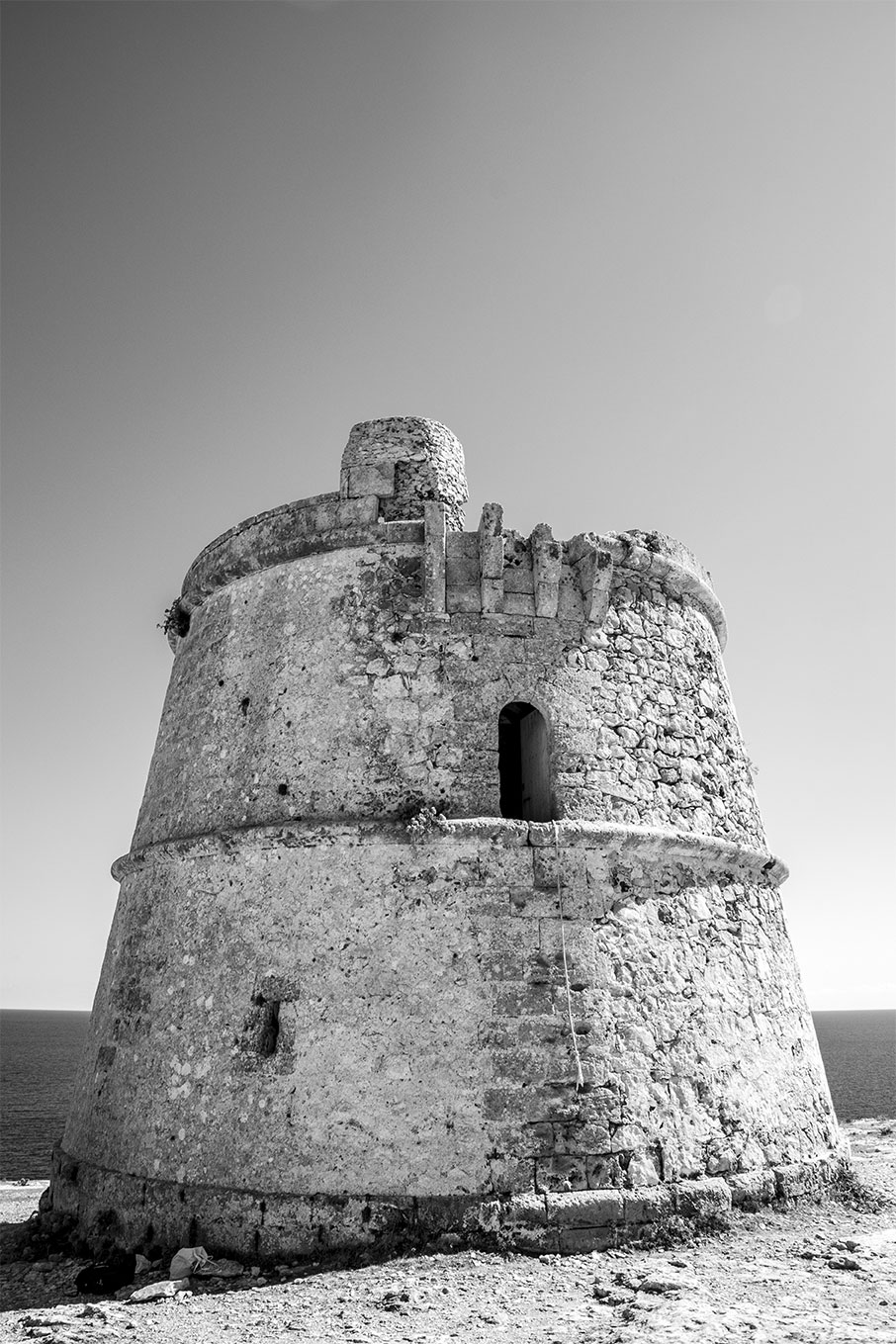 Black and white photography of Torre del Cap de Barbaria, Formentera, (Nos Dren).