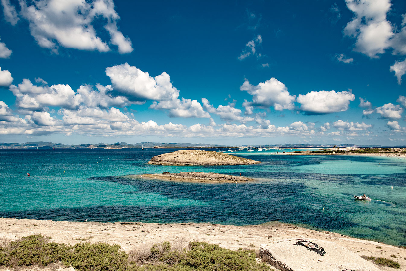Platja Raco des Berro and Illa des Conills beach, Formentera, Spain, (Nos Dren).