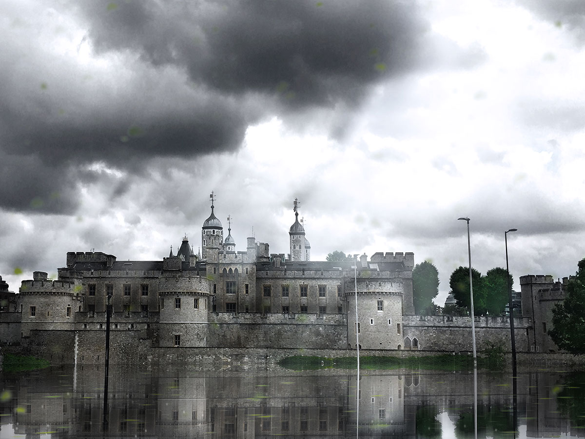 Her Majesty's Royal Palace and Fortress of the Tower of London, UK, with water mirror, (Nos Dren).