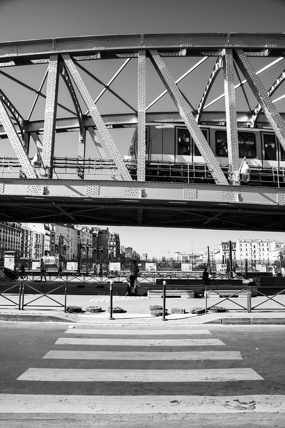 Metro Barbes bridge, Paris, France, 2021 (Nos Dren).