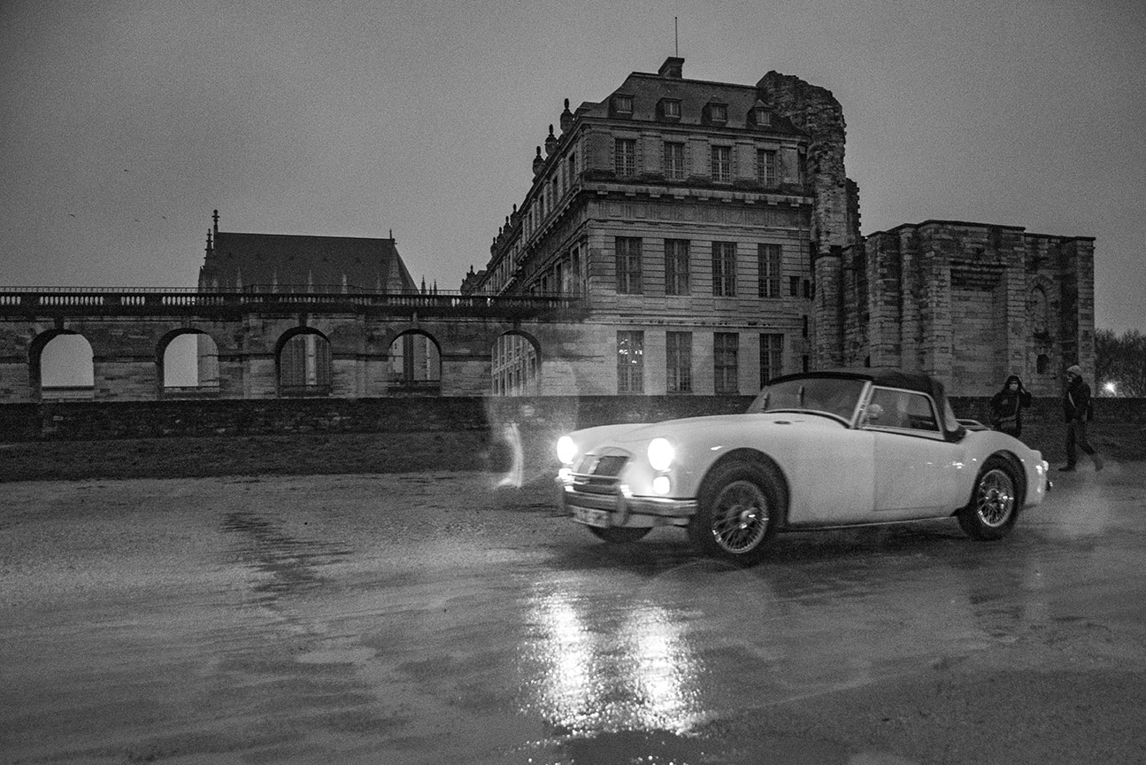 21st Crossing of Paris in Vintage Vehicles, old cars and bikes, January 31, 2021, France, (Nos Dren).