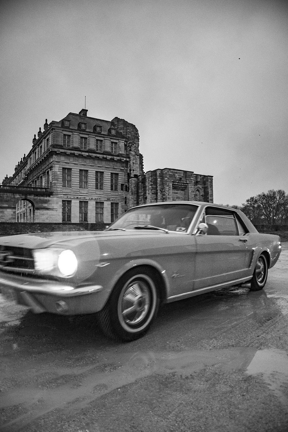 21st Crossing of Paris in Vintage Vehicles, old cars and bikes, January 31, 2021, France, (Nos Dren).