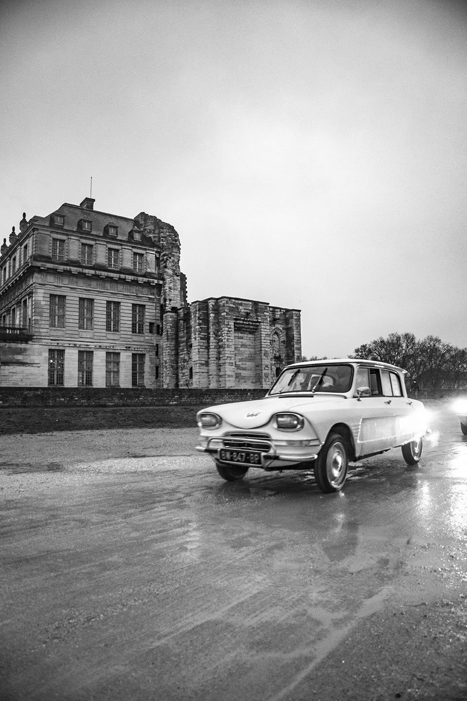 21st Crossing of Paris in Vintage Vehicles, old cars and bikes, January 31, 2021, France, (Nos Dren).