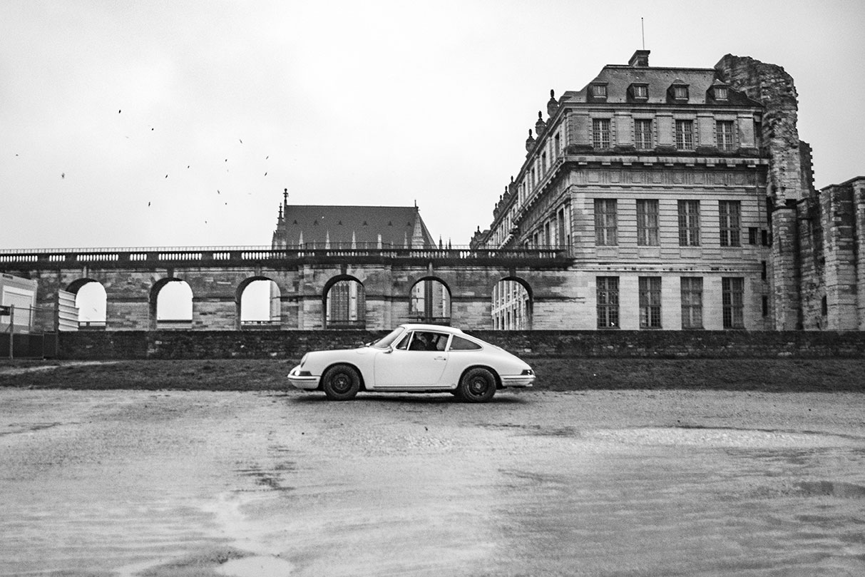 21st Crossing of Paris in Vintage Vehicles, old cars and bikes, January 31, 2021, France, (Nos Dren).