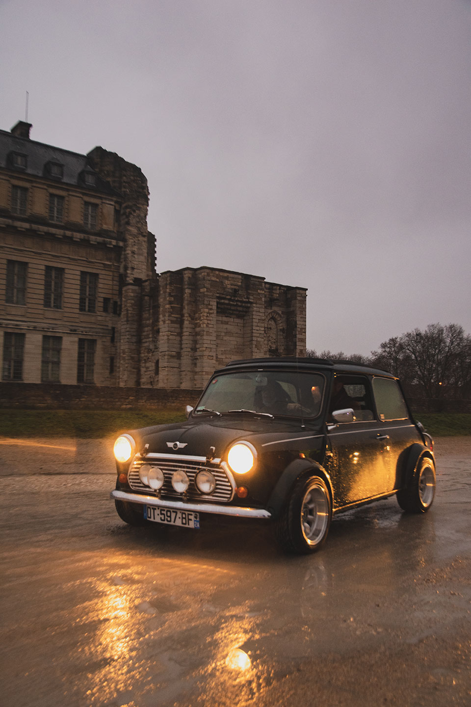 21st Crossing of Paris in Vintage Vehicles, old cars and bikes, January 31, 2021, France, (Nos Dren).