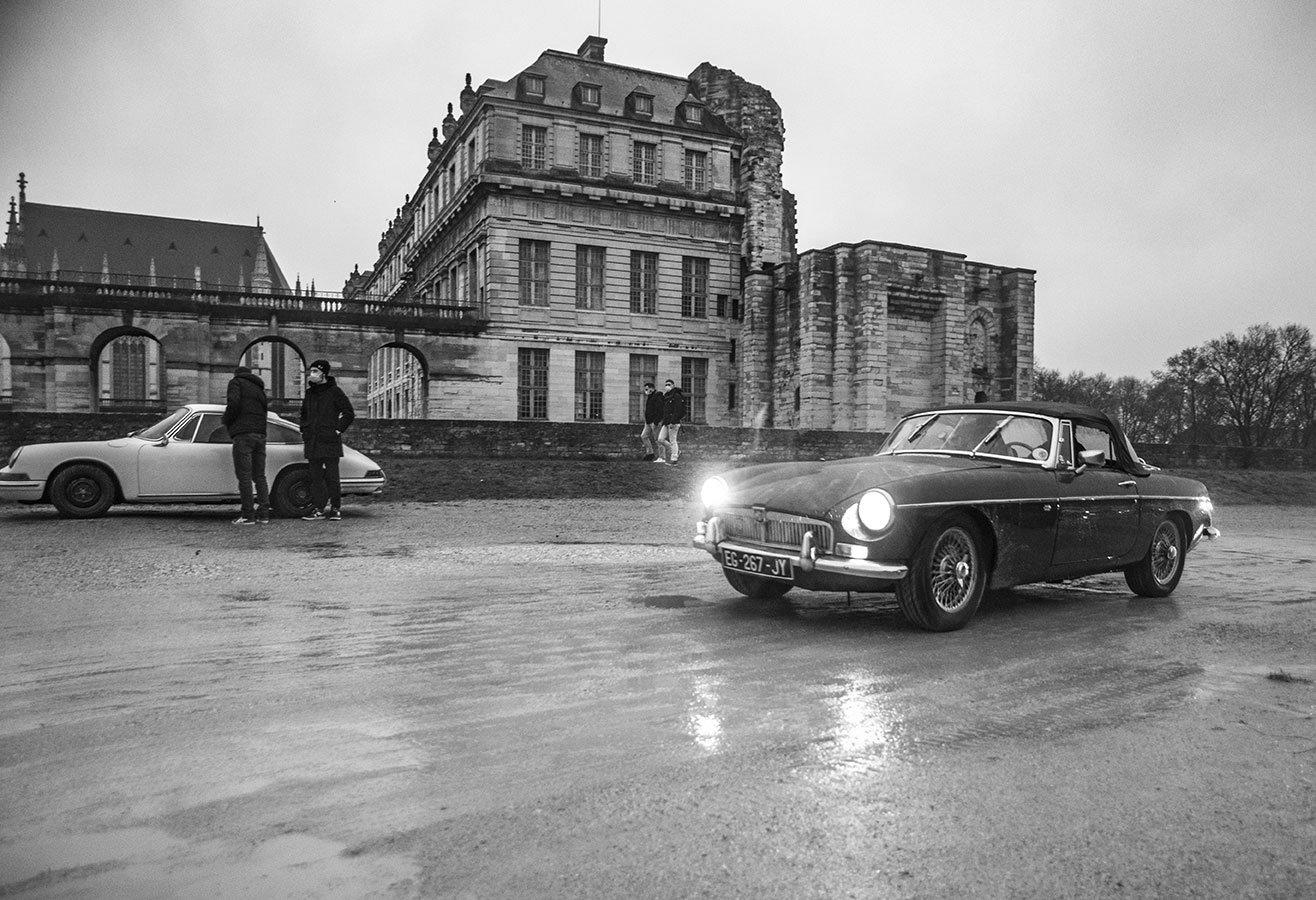 21st Crossing of Paris in Vintage Vehicles, old cars and bikes, January 31, 2021, France, (Nos Dren).
