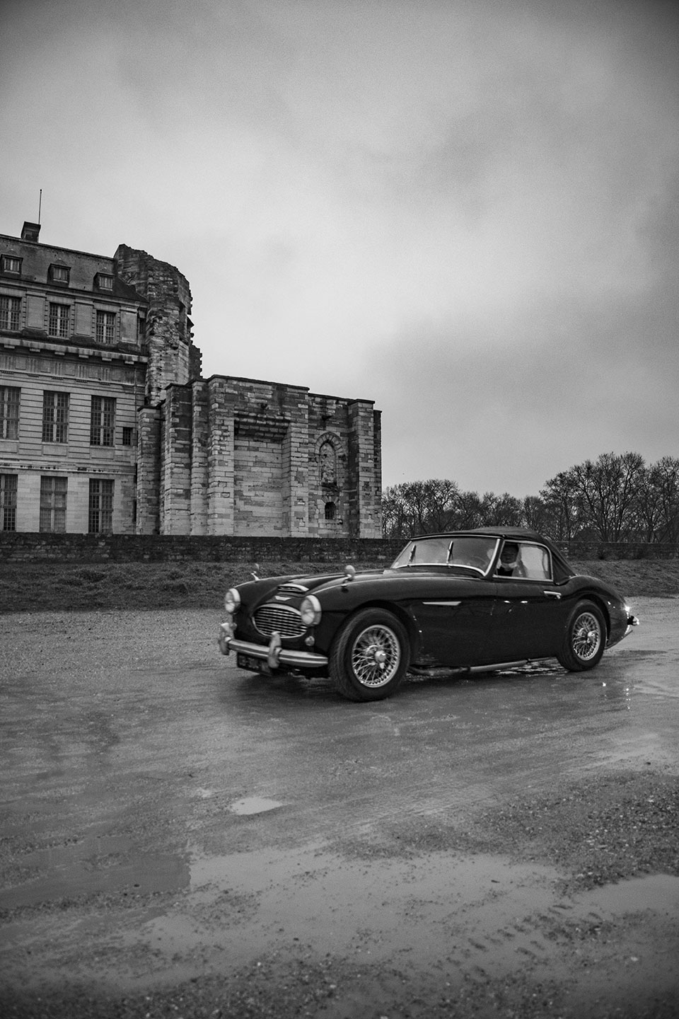 21st Crossing of Paris in Vintage Vehicles, old cars and bikes, January 31, 2021, France, (Nos Dren).