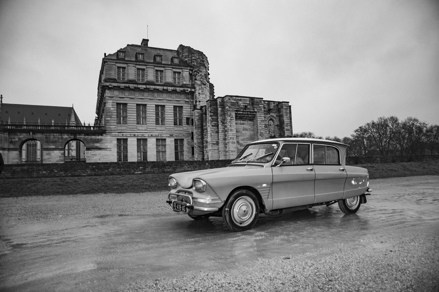 21st Crossing of Paris in Vintage Vehicles, old cars and bikes, January 31, 2021, France, (Nos Dren).