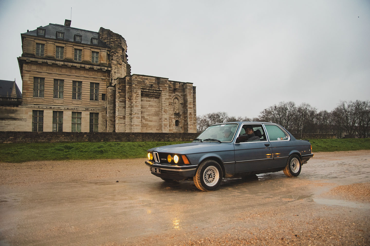 21st Crossing of Paris in Vintage Vehicles, old cars and bikes, January 31, 2021, France, (Nos Dren).