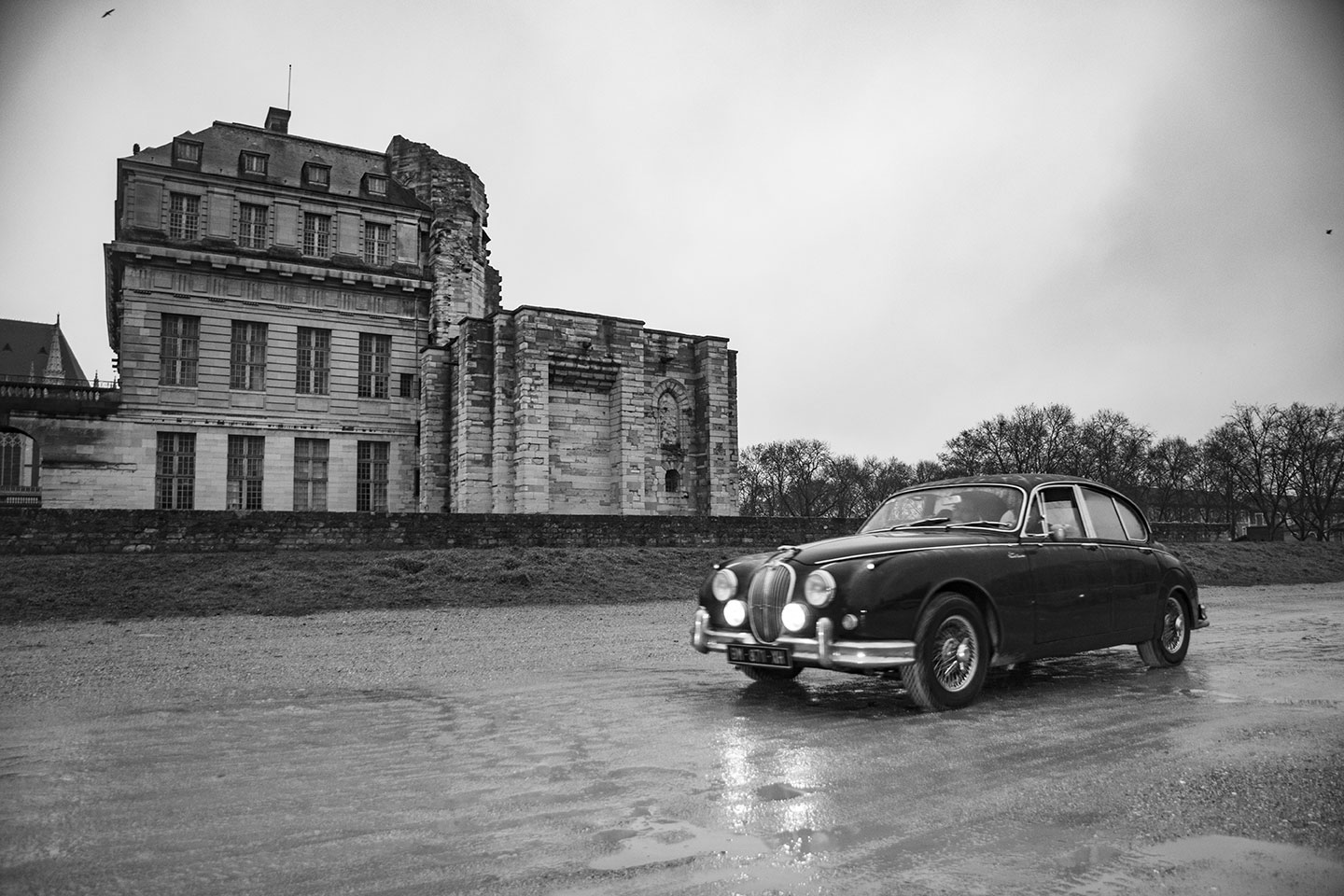 21st Crossing of Paris in Vintage Vehicles, old cars and bikes, January 31, 2021, France, (Nos Dren).