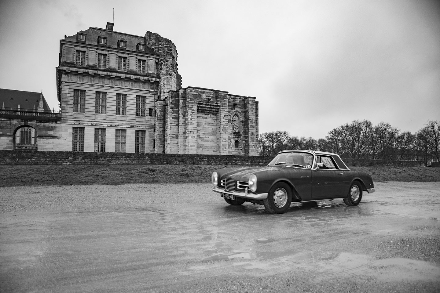 21st Crossing of Paris in Vintage Vehicles, old cars and bikes, January 31, 2021, France, (Nos Dren).