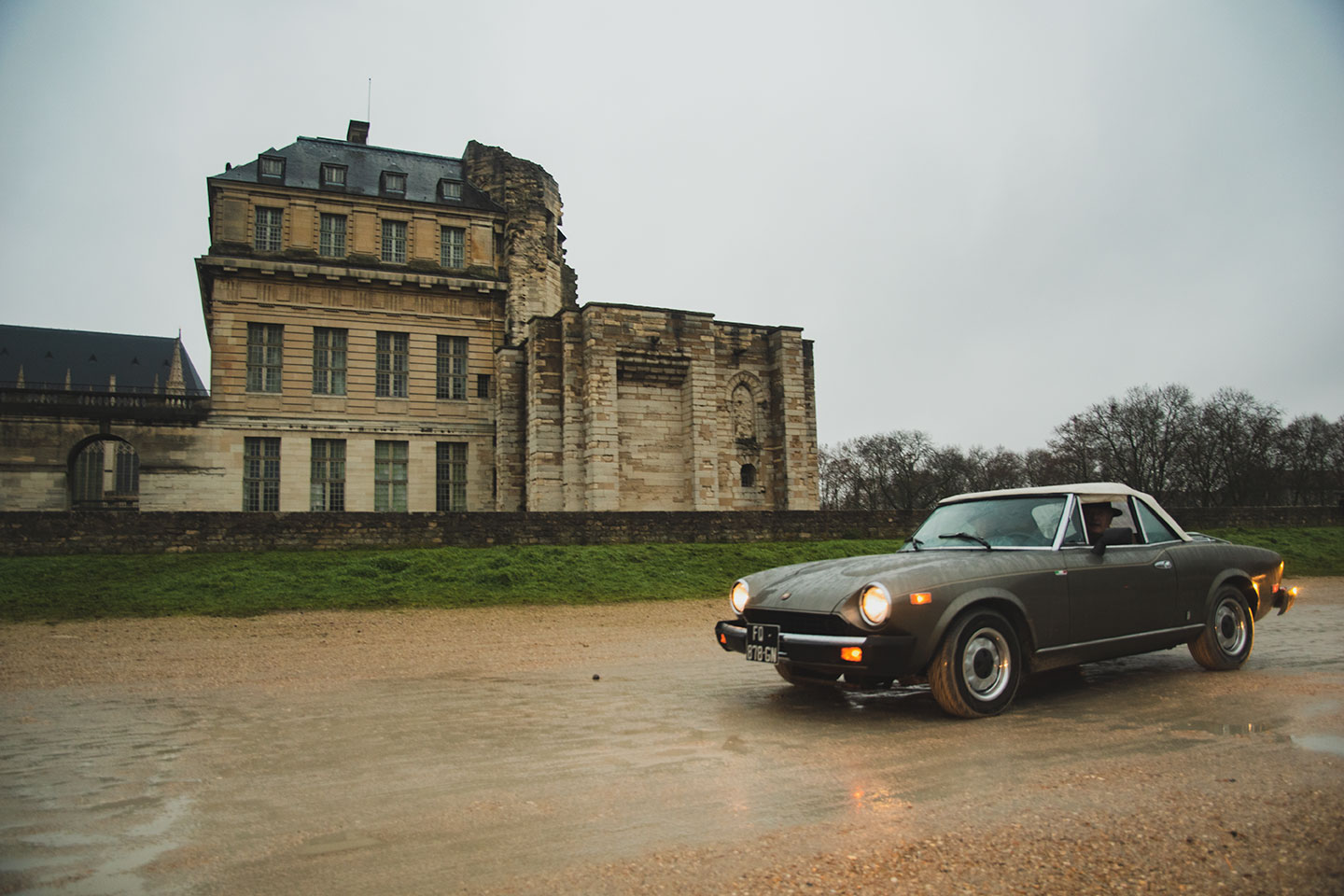 21st Crossing of Paris in Vintage Vehicles, old cars and bikes, January 31, 2021, France, (Nos Dren).