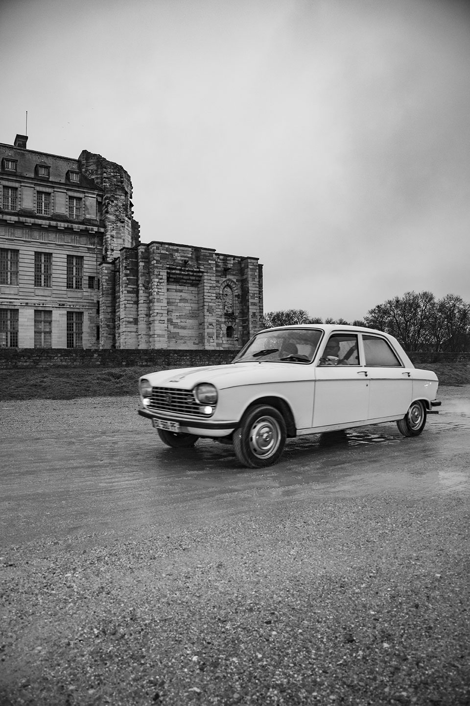 21st Crossing of Paris in Vintage Vehicles, old cars and bikes, January 31, 2021, France, (Nos Dren).