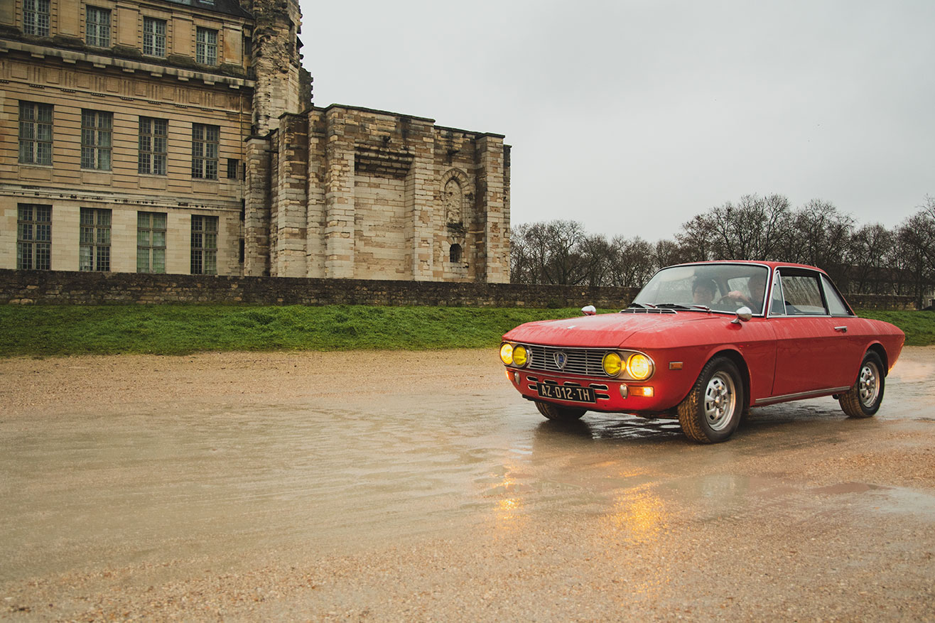 21st Crossing of Paris in Vintage Vehicles, old cars and bikes, January 31, 2021, France, (Nos Dren).
