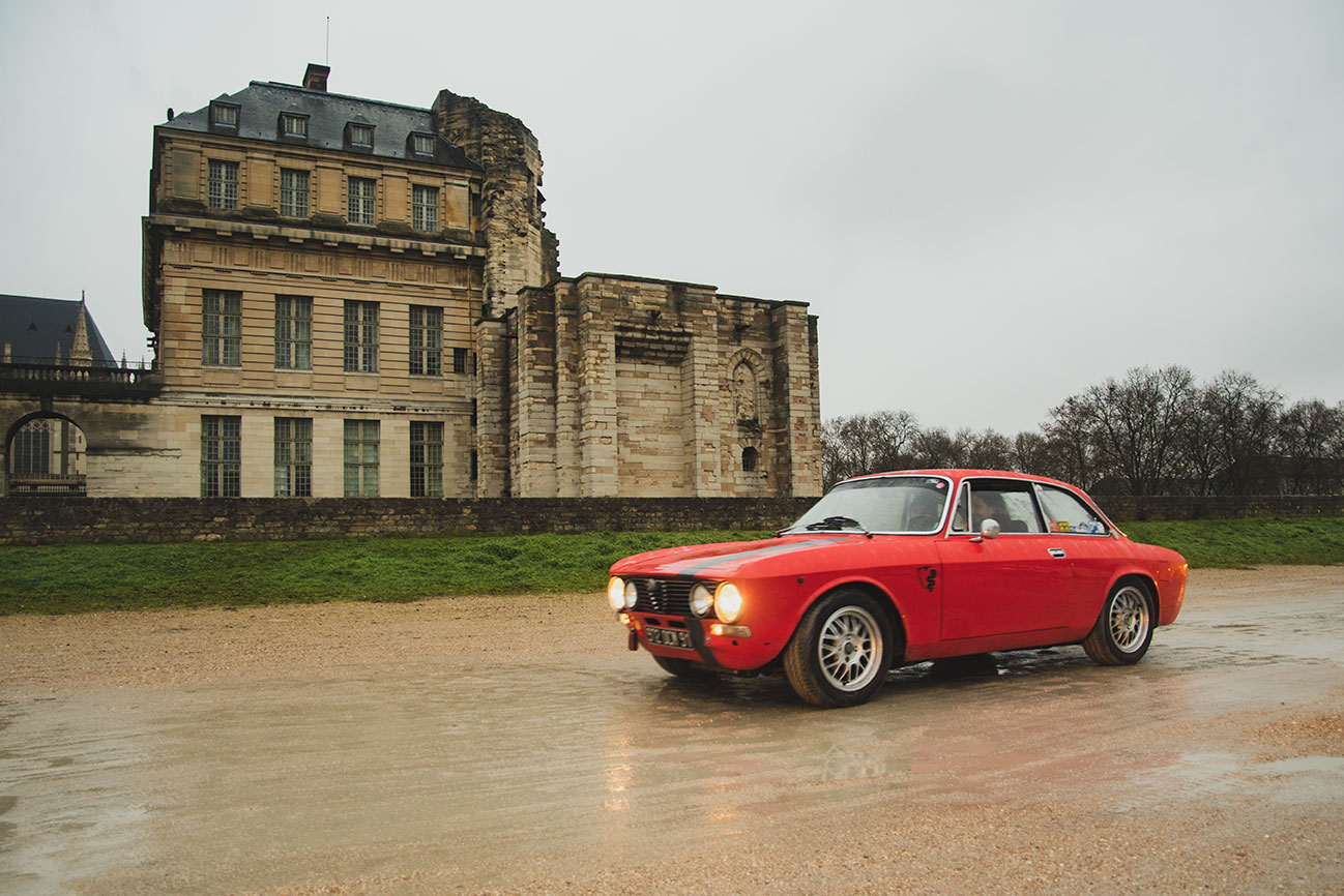 21st Crossing of Paris in Vintage Vehicles, old cars and bikes, January 31, 2021, France, (Nos Dren).