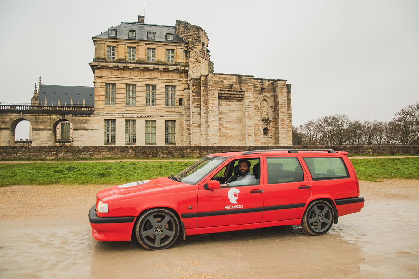 21st Crossing of Paris in Vintage Vehicles, old cars and bikes, January 31, 2021, France, (Nos Dren).