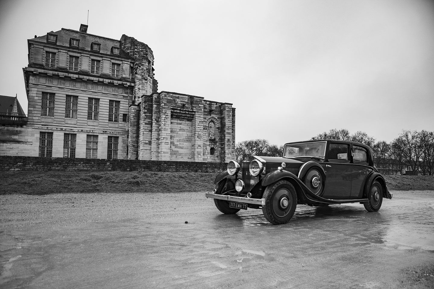 21st Crossing of Paris in Vintage Vehicles, old cars and bikes, January 31, 2021, France, (Nos Dren).