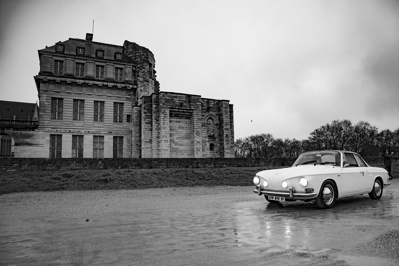 21st Crossing of Paris in Vintage Vehicles, old cars and bikes, January 31, 2021, France, (Nos Dren).