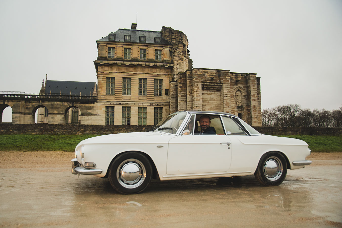 21st Crossing of Paris in Vintage Vehicles, old cars and bikes, January 31, 2021, France, (Nos Dren).