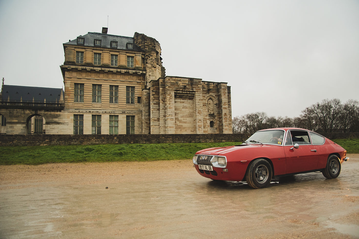 21st Crossing of Paris in Vintage Vehicles, old cars and bikes, January 31, 2021, France, (Nos Dren).