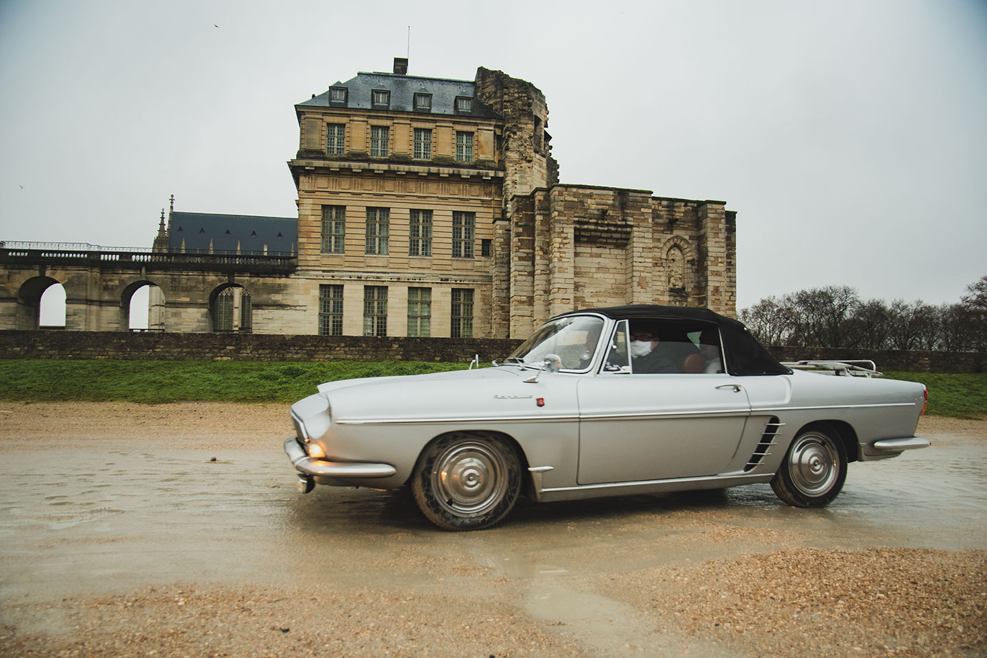 21st Crossing of Paris in Vintage Vehicles, old cars and bikes, January 31, 2021, France, (Nos Dren).