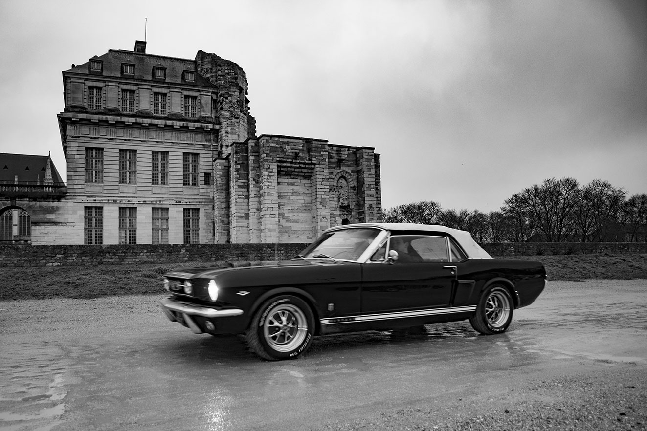 21st Crossing of Paris in Vintage Vehicles, old cars and bikes, January 31, 2021, France, (Nos Dren).