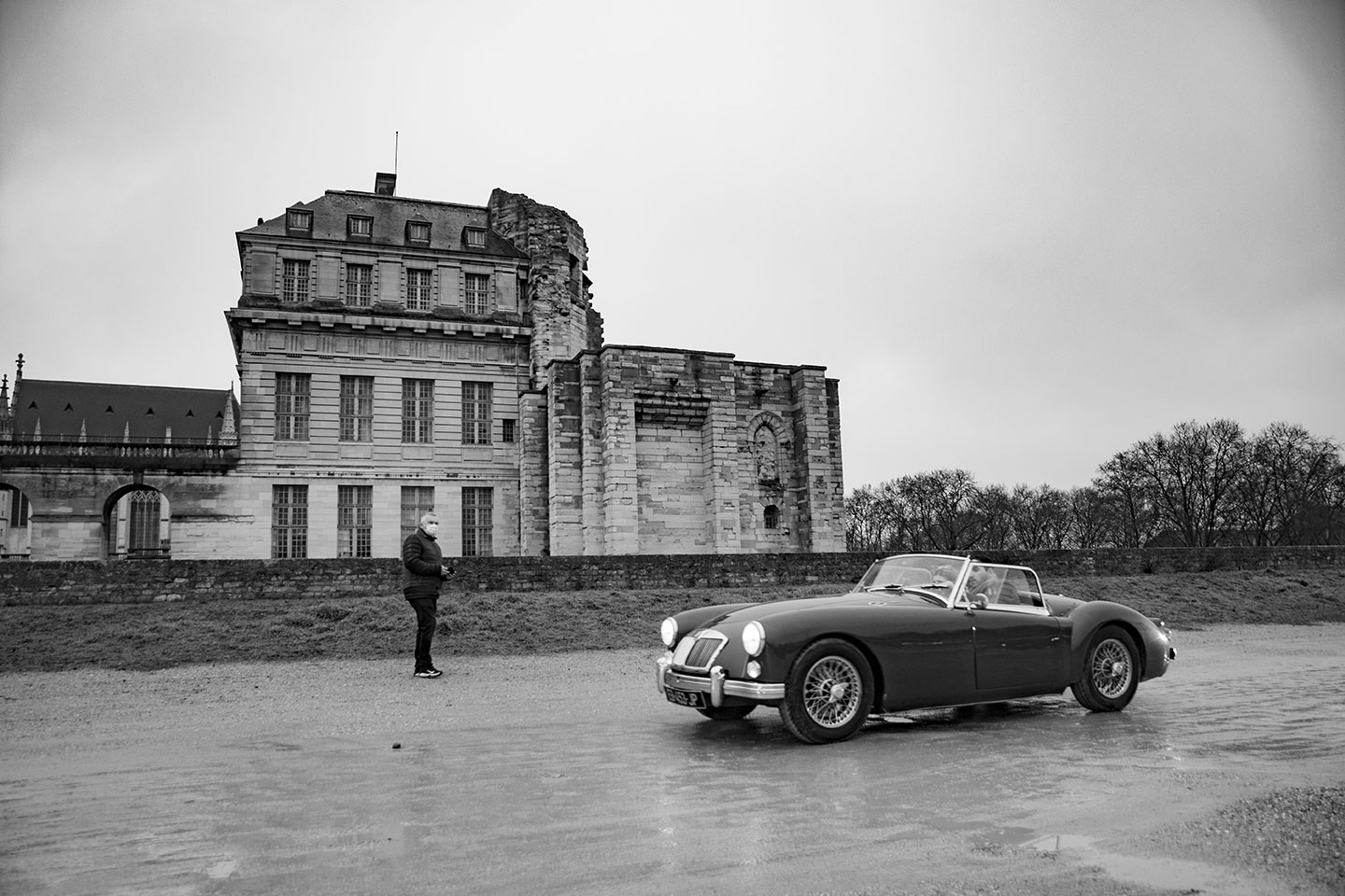 21st Crossing of Paris in Vintage Vehicles, old cars and bikes, January 31, 2021, France, (Nos Dren).