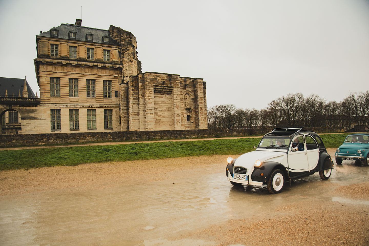 21st Crossing of Paris in Vintage Vehicles, old cars and bikes, January 31, 2021, France, (Nos Dren).
