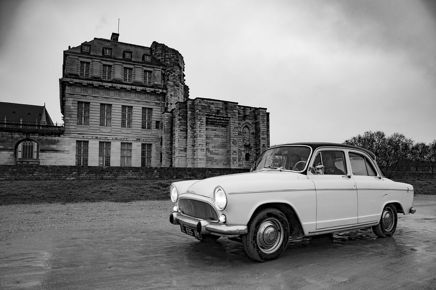 21st Crossing of Paris in Vintage Vehicles, old cars and bikes, January 31, 2021, France, (Nos Dren).