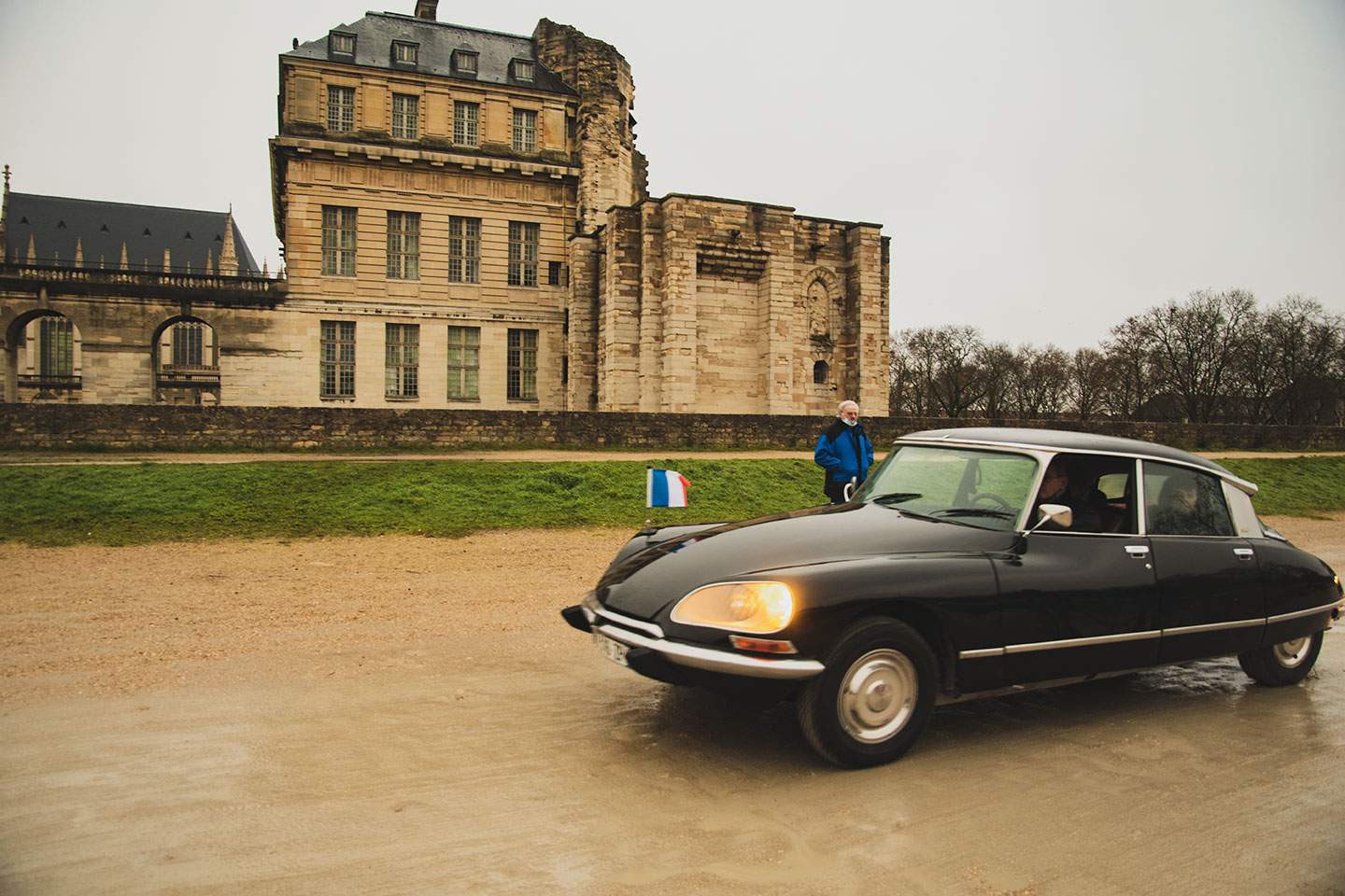 21st Crossing of Paris in Vintage Vehicles, old cars and bikes, January 31, 2021, France, (Nos Dren).