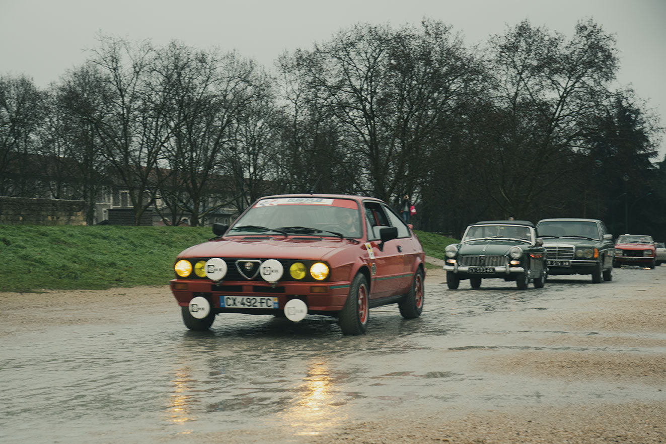 21st Crossing of Paris in Vintage Vehicles, old cars and bikes, January 31, 2021, France, (Nos Dren).