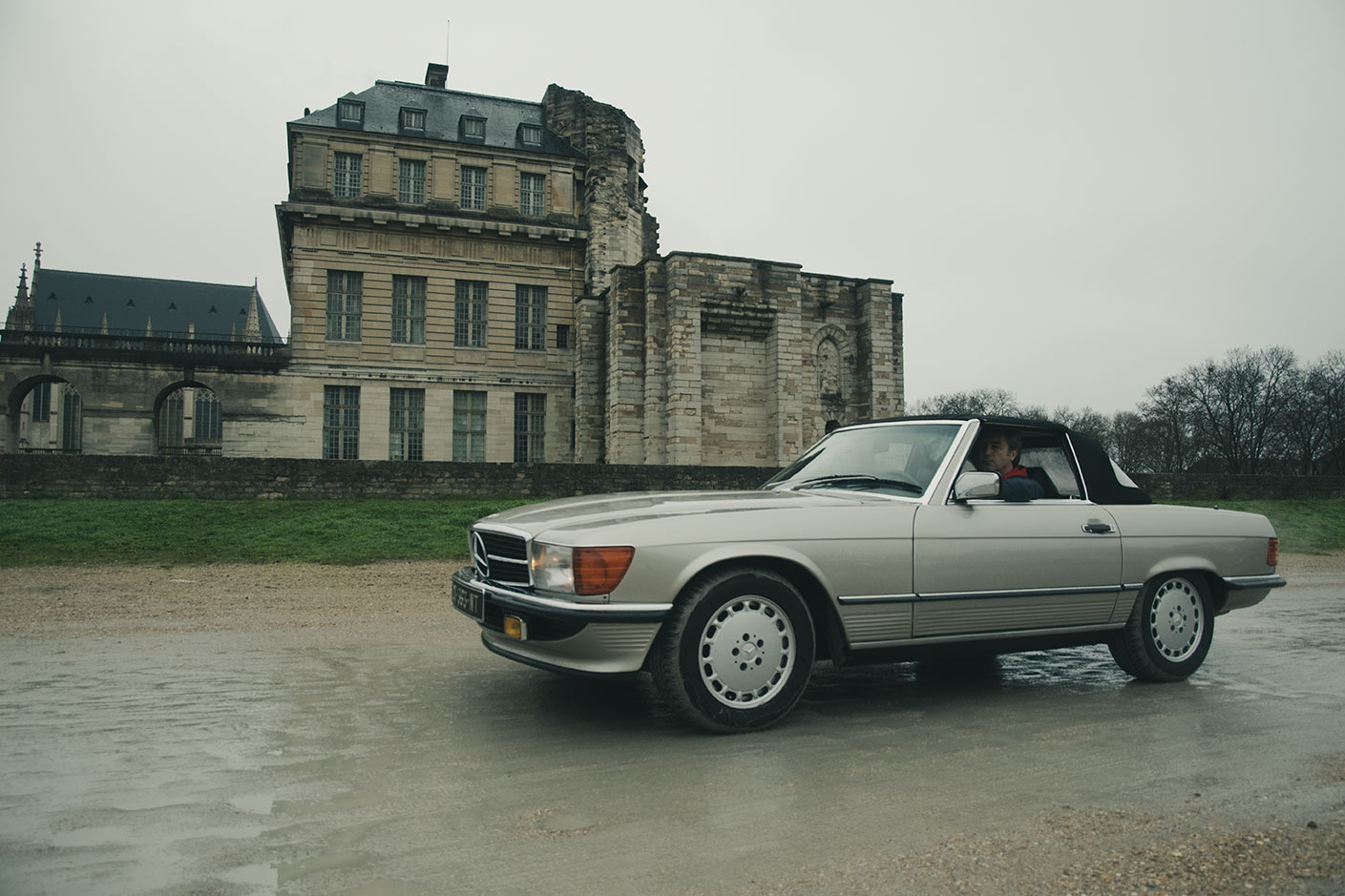 21st Crossing of Paris in Vintage Vehicles, old cars and bikes, January 31, 2021, France, (Nos Dren).