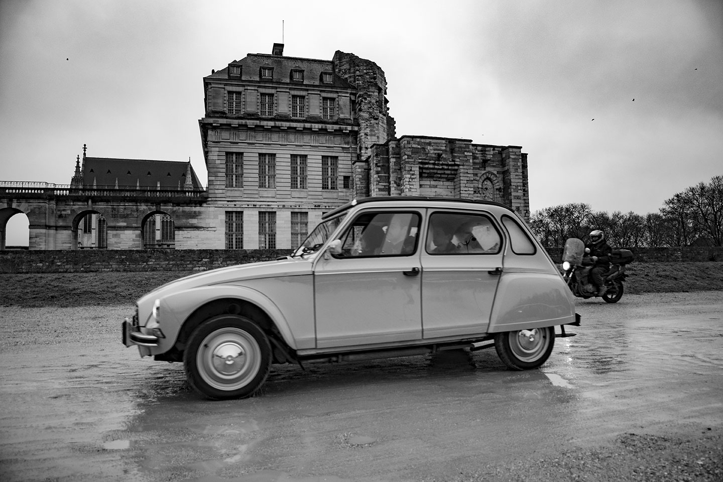 21st Crossing of Paris in Vintage Vehicles, old cars and bikes, January 31, 2021, France, (Nos Dren).