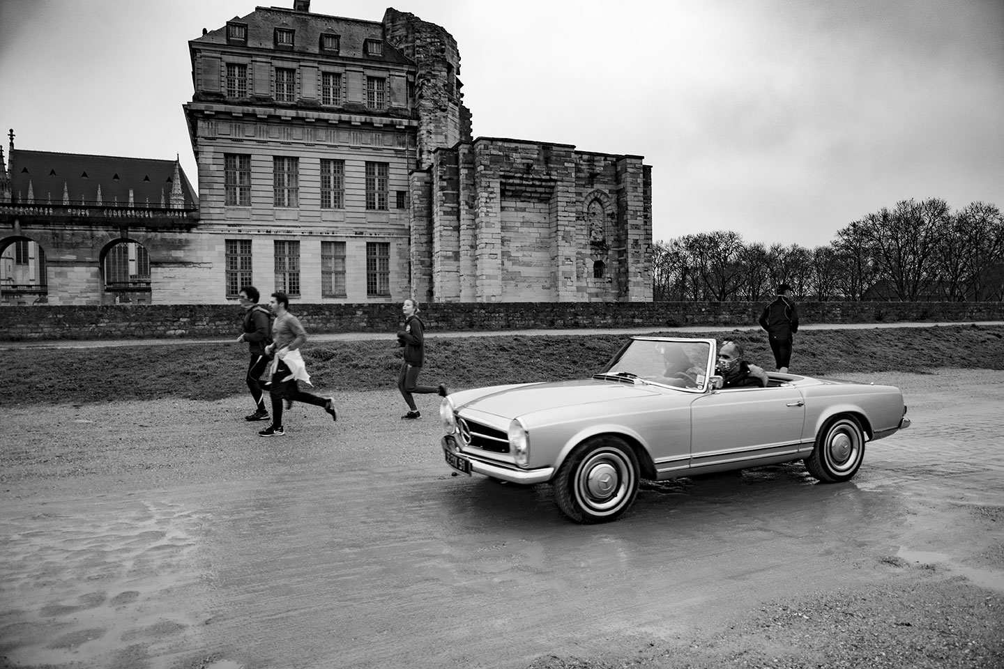 21st Crossing of Paris in Vintage Vehicles, old cars and bikes, January 31, 2021, France, (Nos Dren).