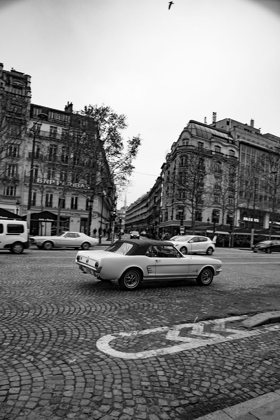 21st Crossing of Paris in Vintage Vehicles, old cars and bikes, January 31, 2021, France, (Nos Dren).