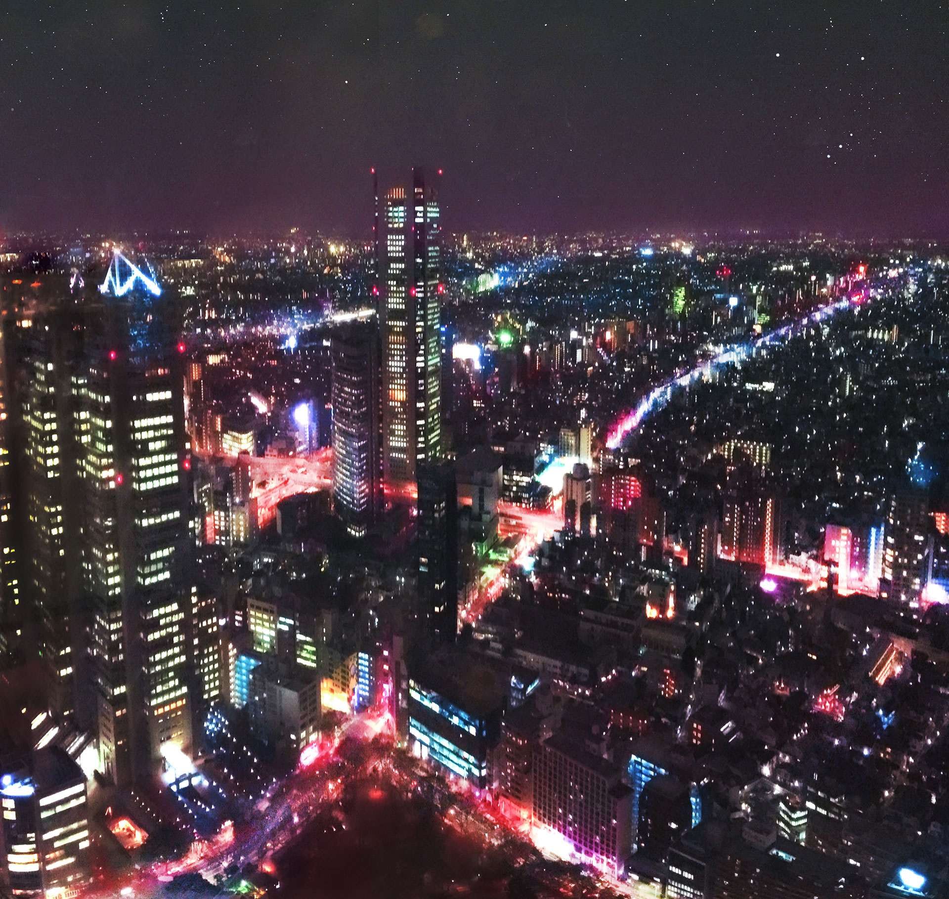 View of Shinjuku, Tokyo City, from the Tokyo Metropolitan Government Observatory by night, (Nos Dren)