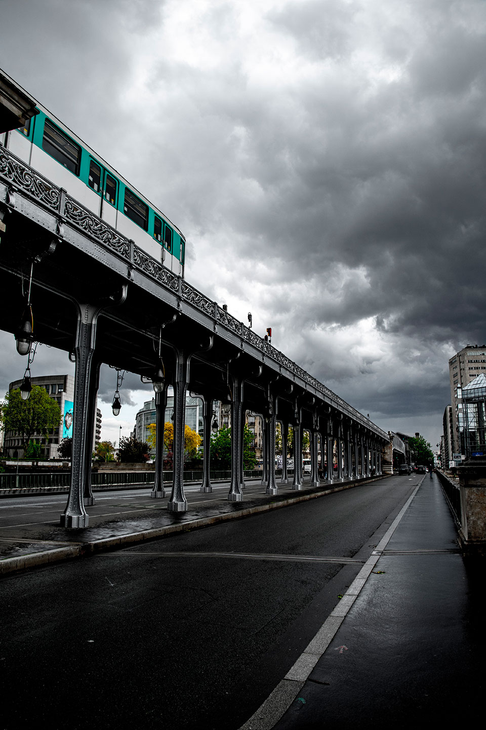 Bir Hakeim bridge, Paris, France, 2021 (Nos Dren).